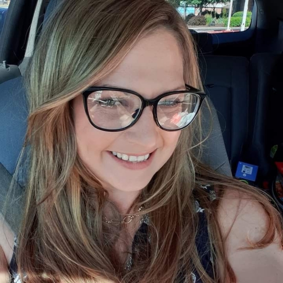 Meet your Posher, Kelly - Picture 2 of 2